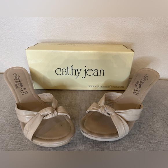 CATHY JEAN, Brazilian leather, bone colored heel, size 10, runs small 8,5/9 - Picture 4 of 5
